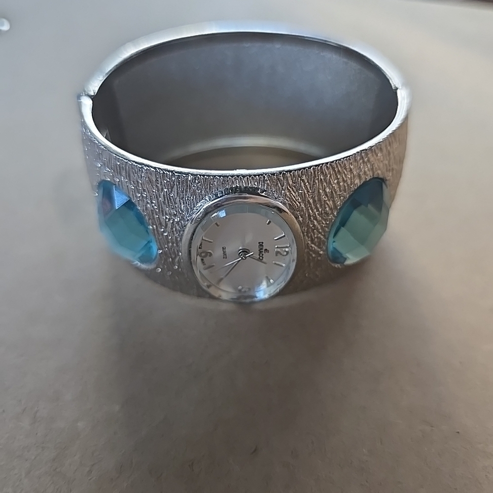 Denacci Women's Vintage Cuff Bracelet Watch Stainless Steel